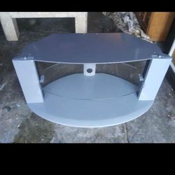 Tv Stand 40 W. 20 H.