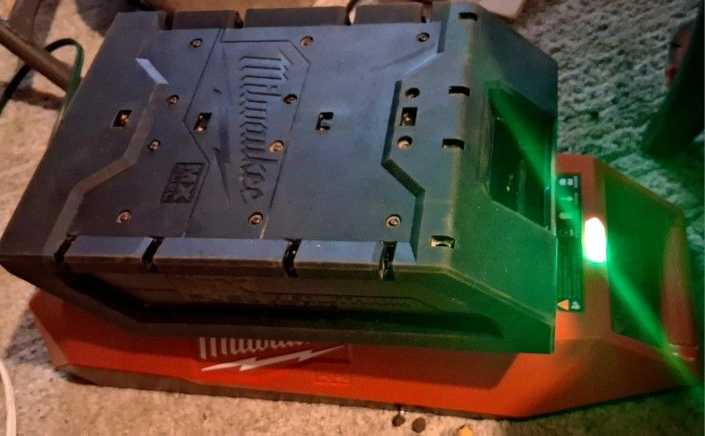 Milwaukee MX fuel xc406 battery and charger