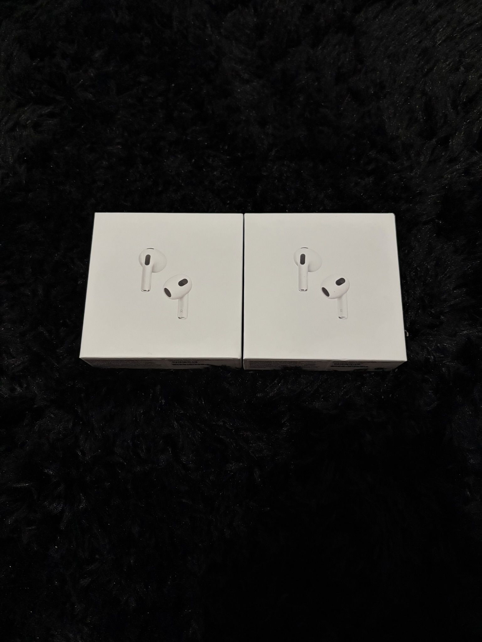 White Apple Airpods