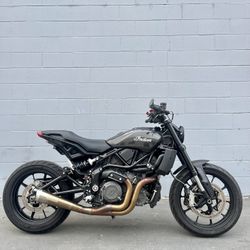 For sale!!! Super clean 2019 Indian ftr! Oil change and tires done 200 miles ago! With a sick @bassanixhaust exhaust! $8,500 obo takes it!!