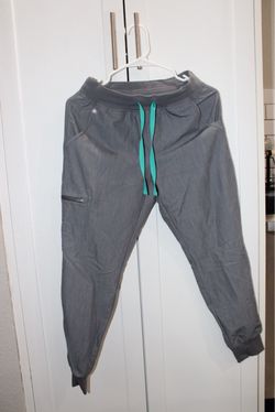 FIGS Zamora Jogger Scrub Pants – XS Petite – Charcoal Gray – 4 Pack