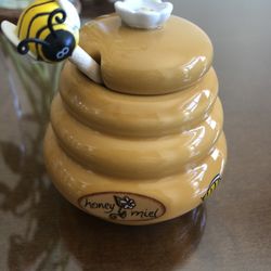 Ceramic Beehive Honey Pot and Wooden Dipper