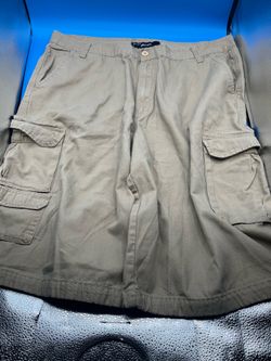 PJ Mark  men’s beige cargo shorts Size 42