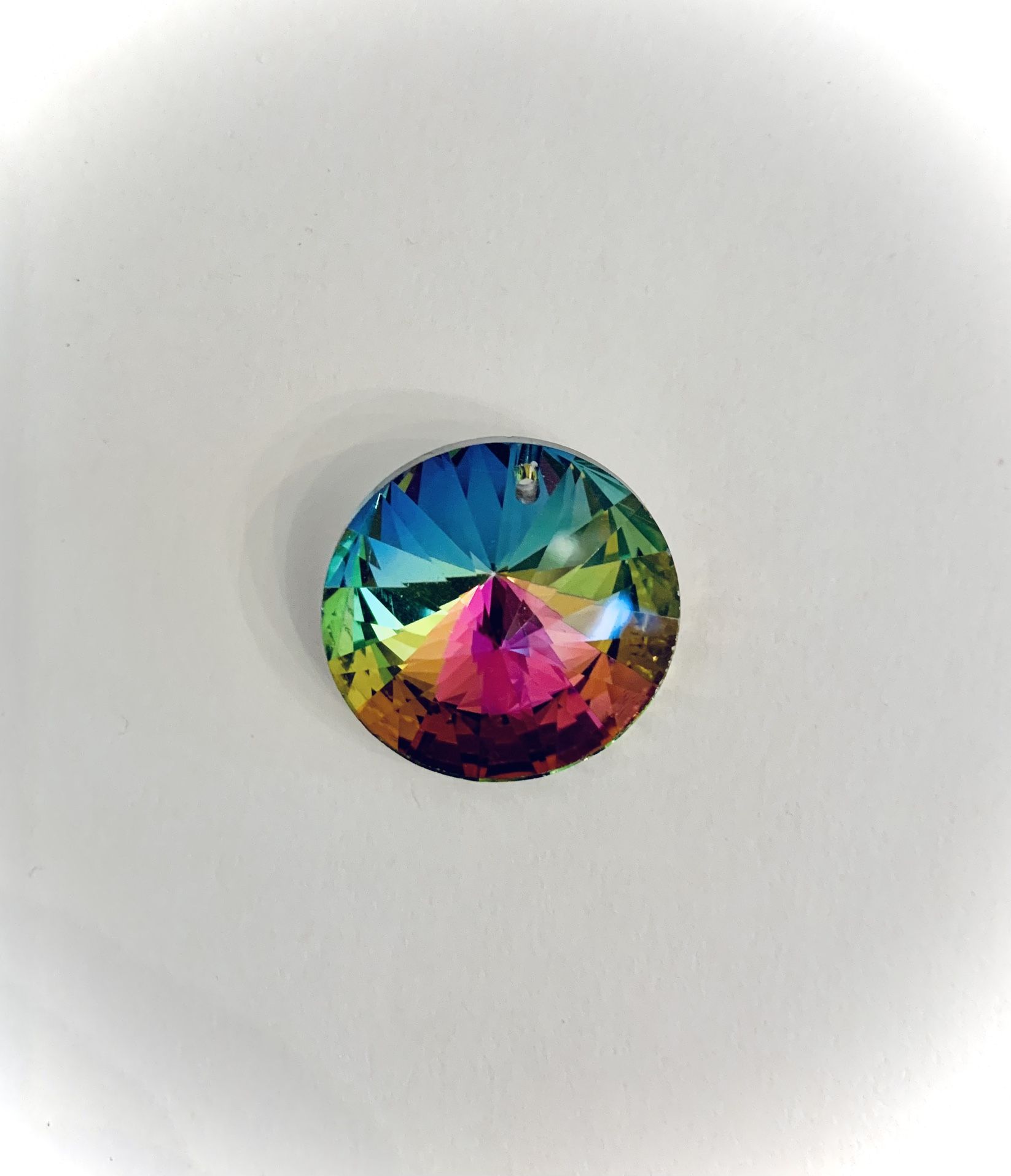 Preowned Glass Crystal Pendant Approx 1 3/16” Across. #021016A3