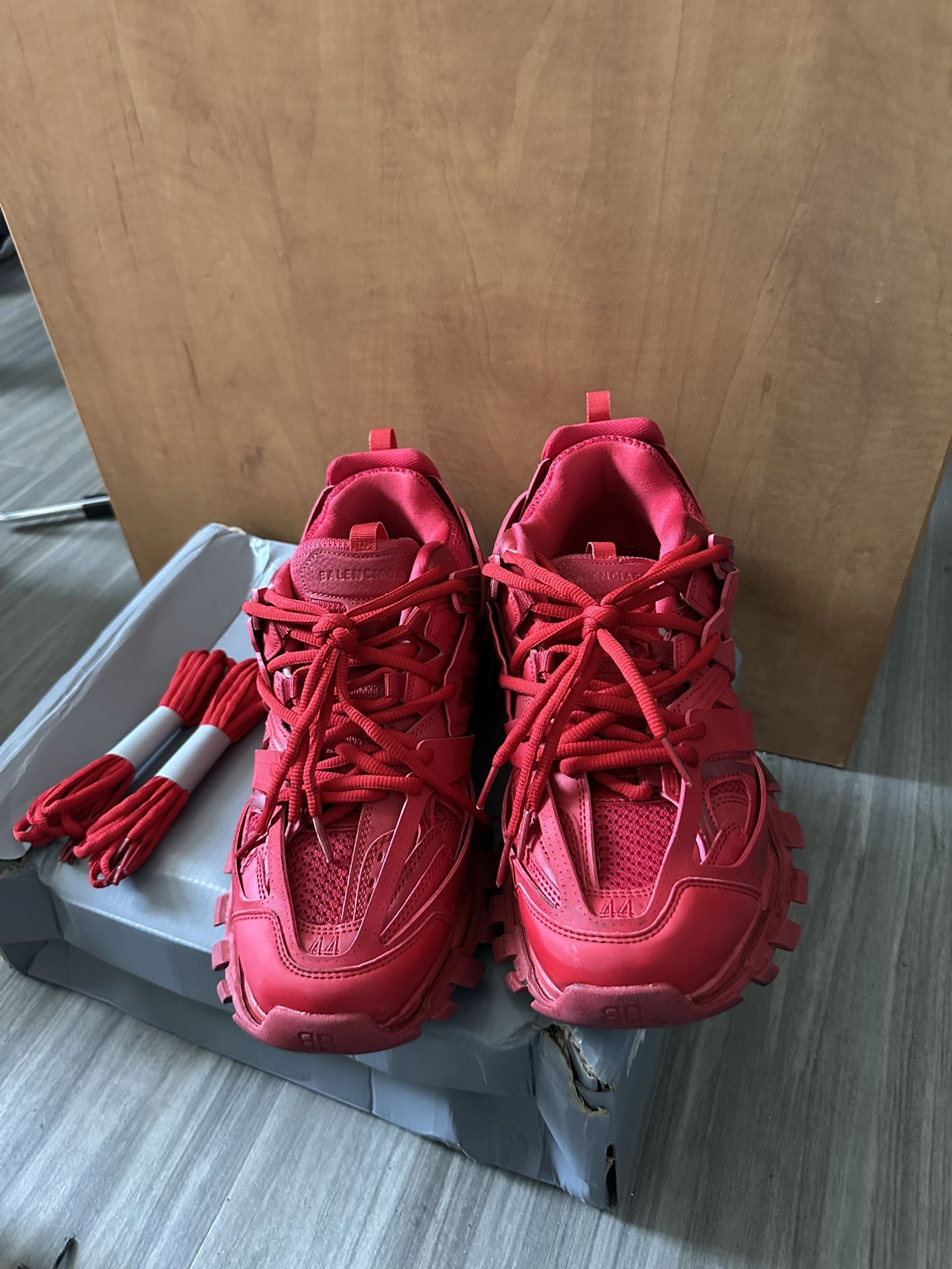 balenciaga red
