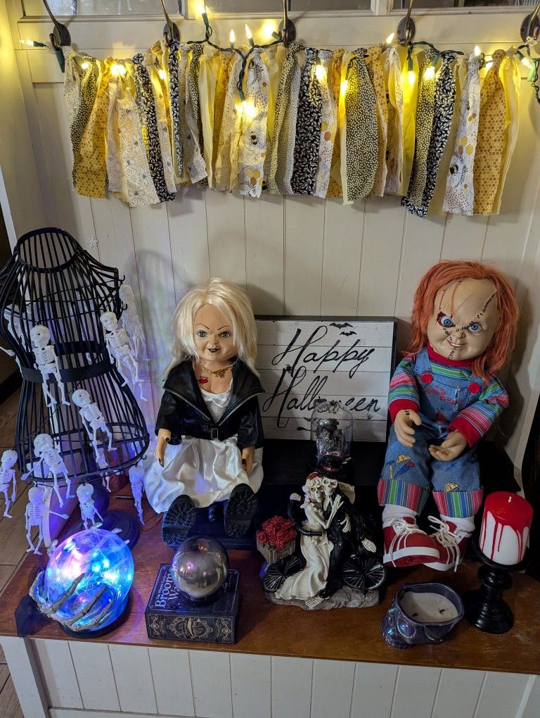 Chucky and Tiffany Talking Dolls