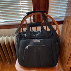 Carry On Bag With Keys And Lock