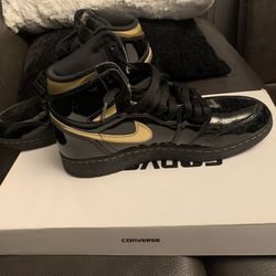  Jordan 1s (black And Hold) 