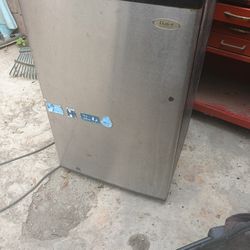 Mini Fridge 