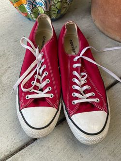 Converse Chuck Taylor Low Top Sneakers