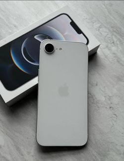 iPhone 16e (boost mobile)