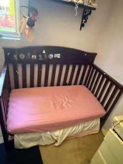 Toddler day bed/crib