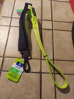 Top Paw Reflective leash $15 firm it is brand new