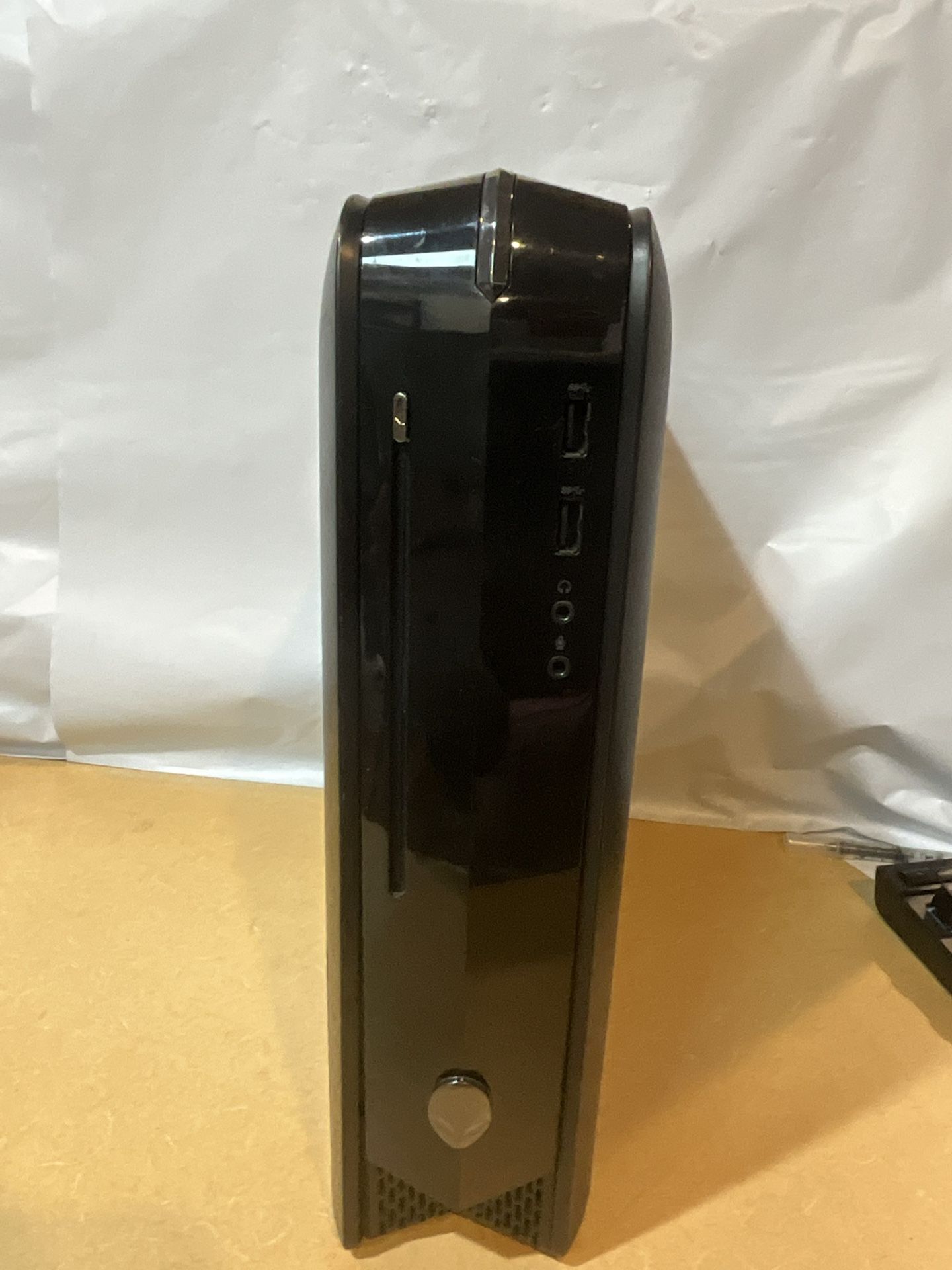AlienWare X51 R2 Gaming Desktop Core i7-4790 16GB Ram GTX 960 500SSD WIN 10 Home power supply includes