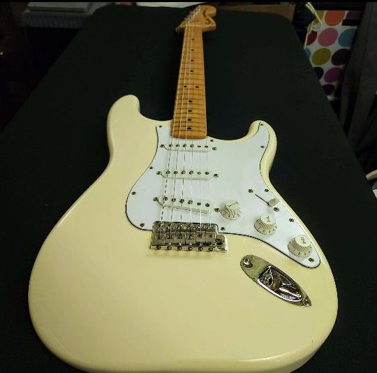 1999 Fender Classic 70s Stratocaster in Olympic White