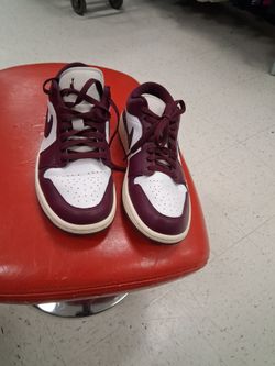 Air Jordan 1 Mid Sneakers White Burgundy
