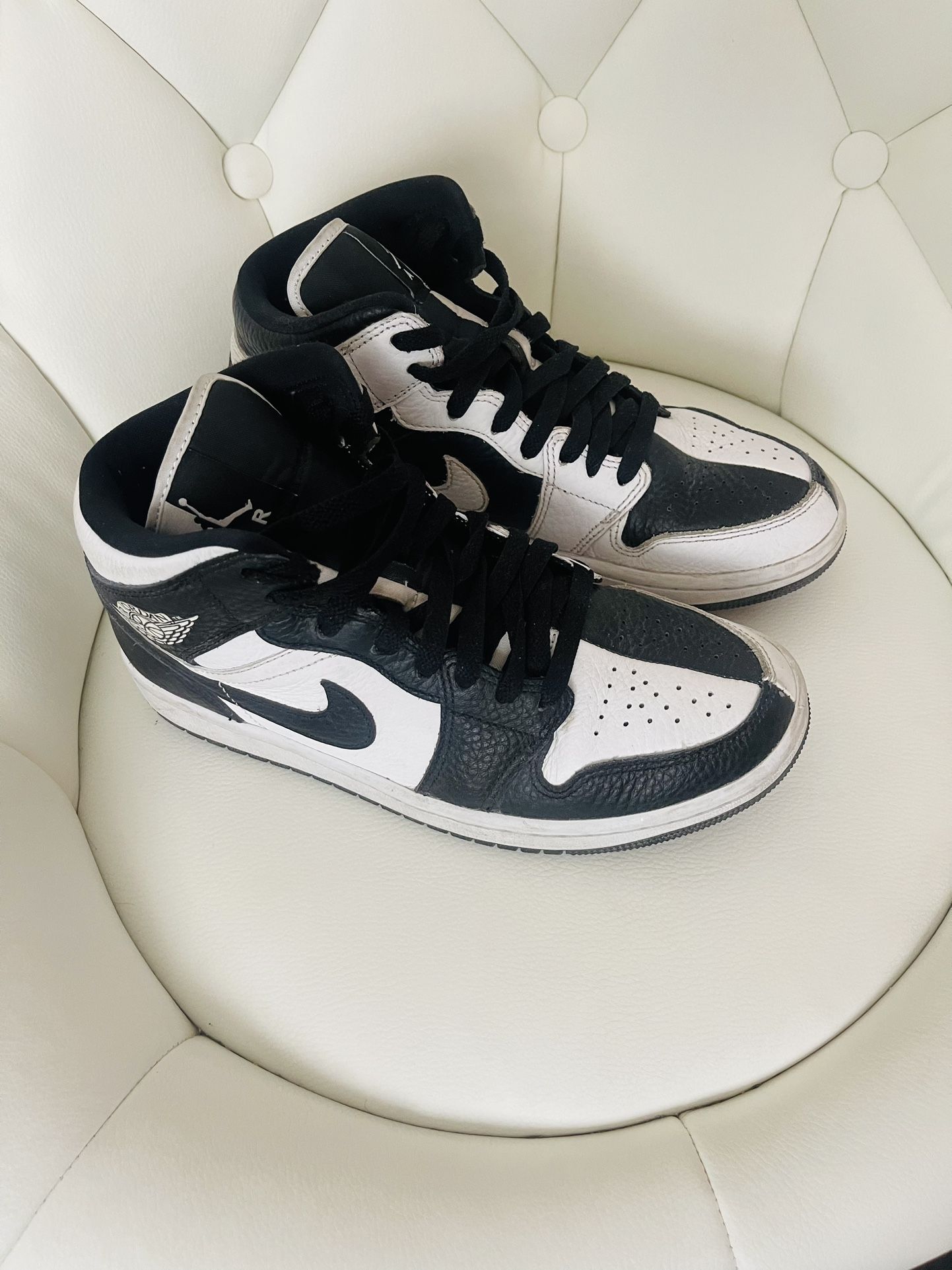 Wmns Air Jordan 1 Mid SE