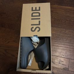 Adidas Onyx Yeezy Slides Size:8