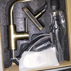 Single Handle Pull Down Faucet