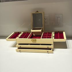 Vintage Mirrored Jewlery Box 