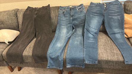 New 3women jeans all same size L together only