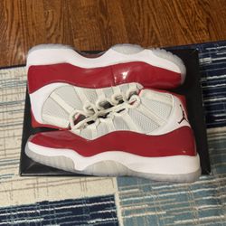 Air Jordan 11 Retro / Men’s Size 9.5 / Cherrys