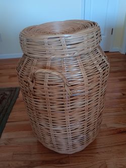 Basket hamper