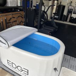 Edge theory labs cold Tub With Chiller