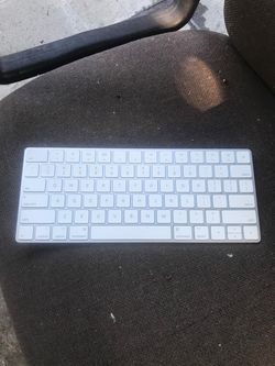 Apple Bluetooth Keyboard 2 rechargeable good condition