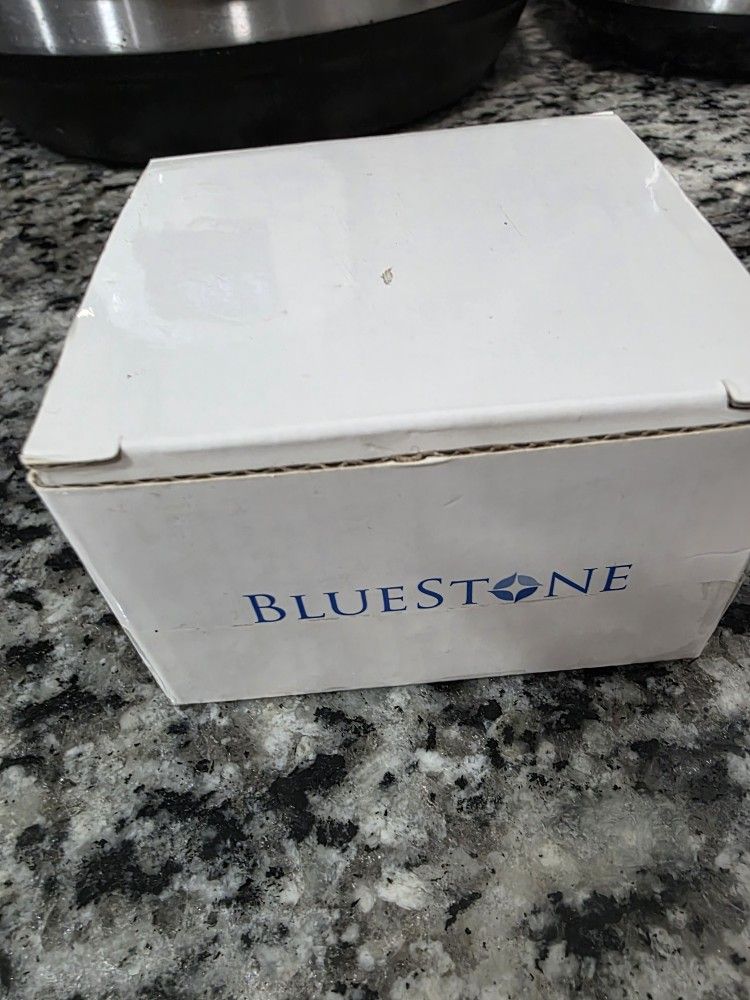 Bluestone Fingertip Pulse Oximeter White/Blue with Carry Case