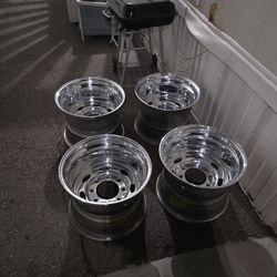 Weld typhoon 16.5x12.   8x170