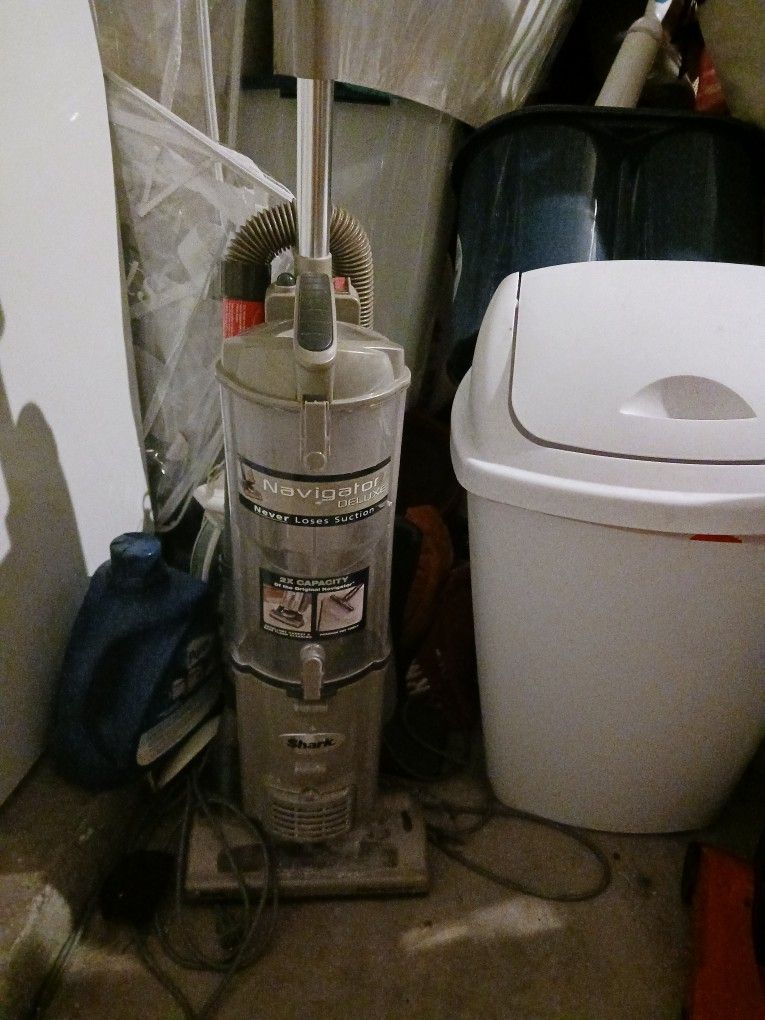 Great Work Shark Navitator Pet Vac. 20 Firm Lots Items My Post Go See