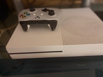 Xbox One S Console with Controller