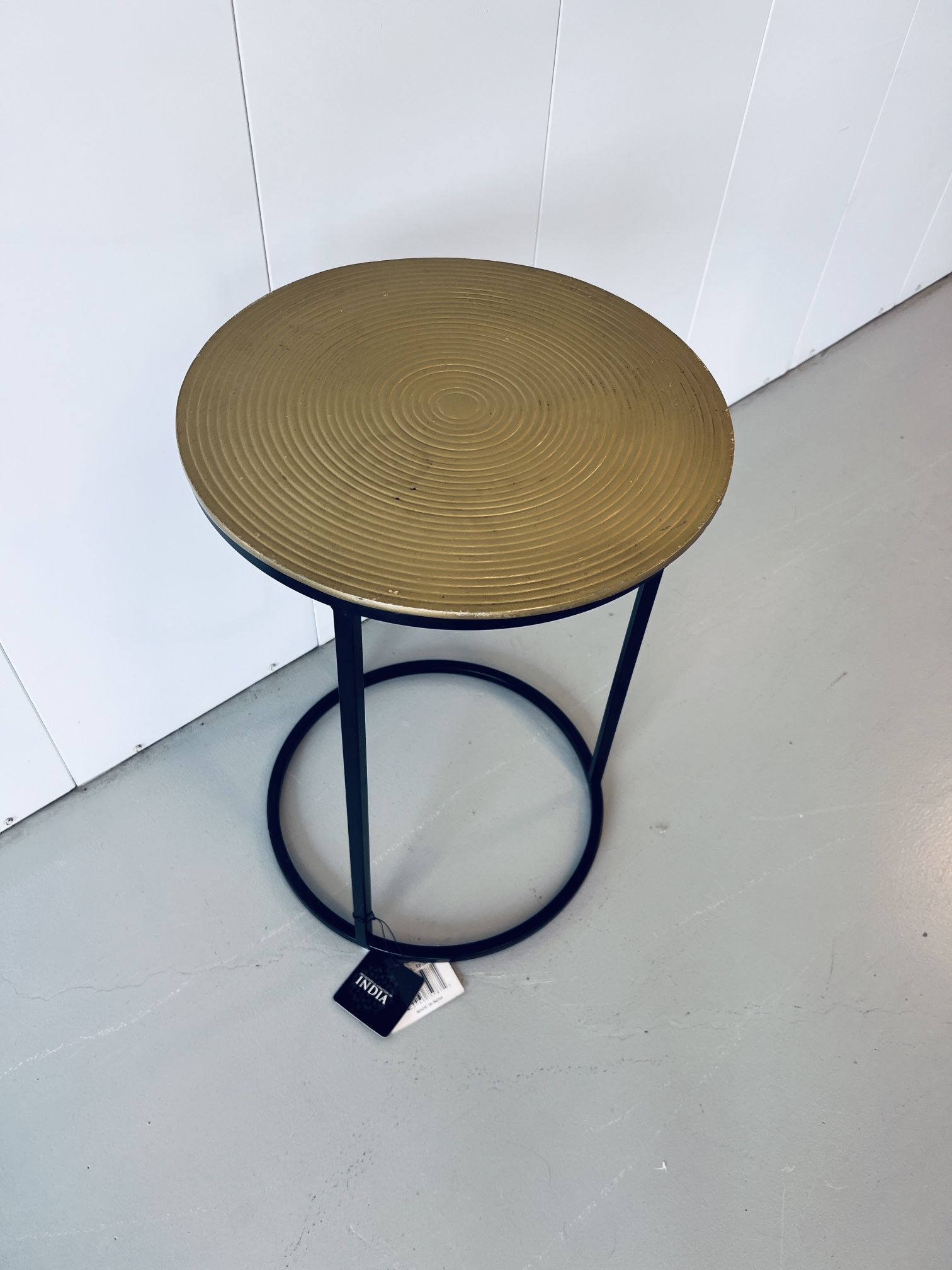 Gold/Black Metal 20/23inch Round Table
