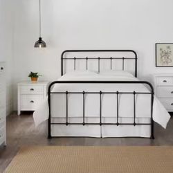 Dorley Farmhouse Black Metal Twin Standard Bed (42.91 in. W x 53.54 in. H)