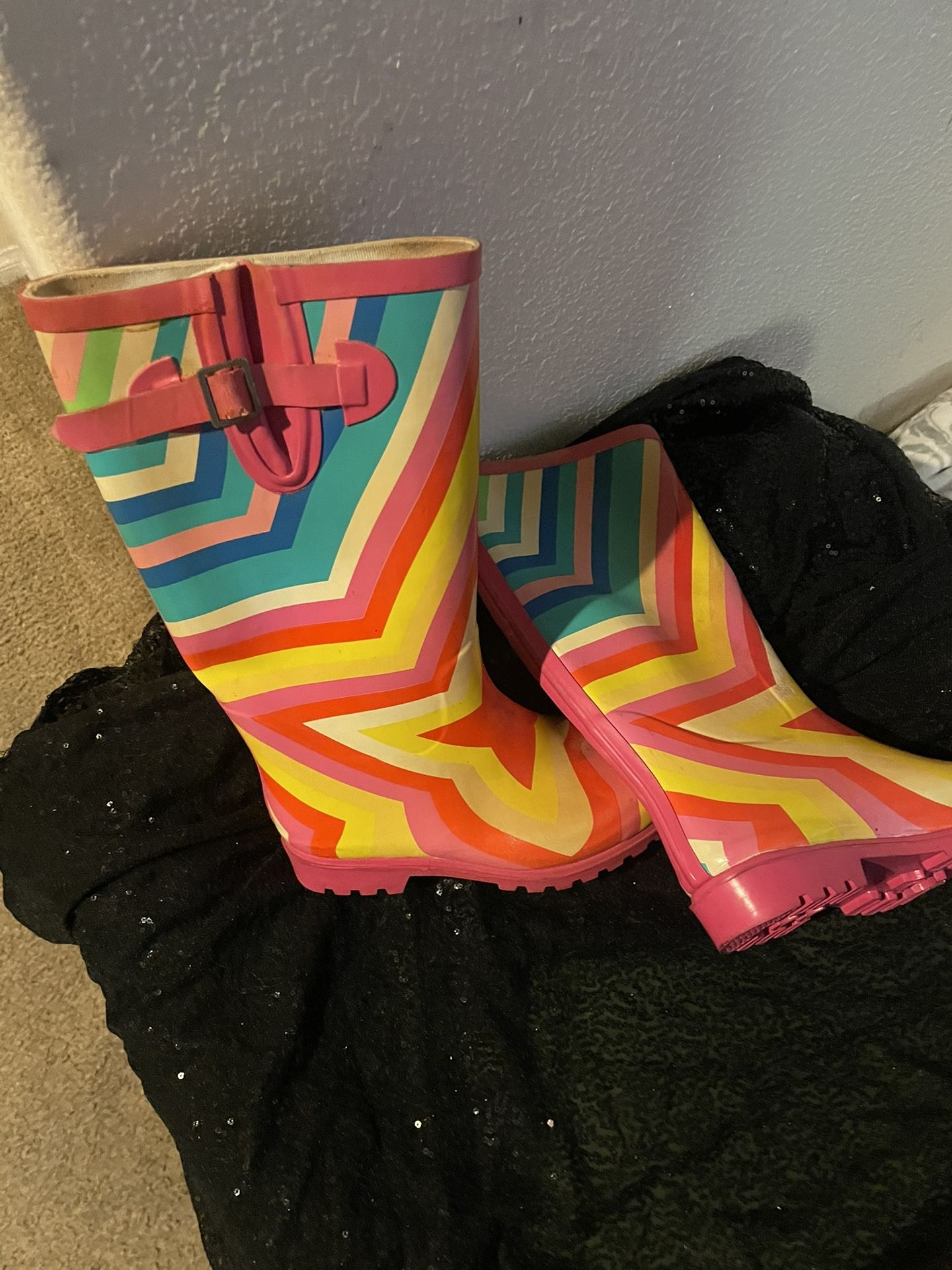 Rain Boots Size 6
