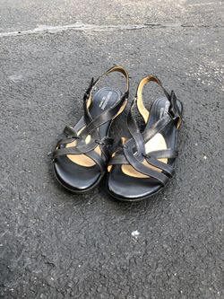 Sandals size 7