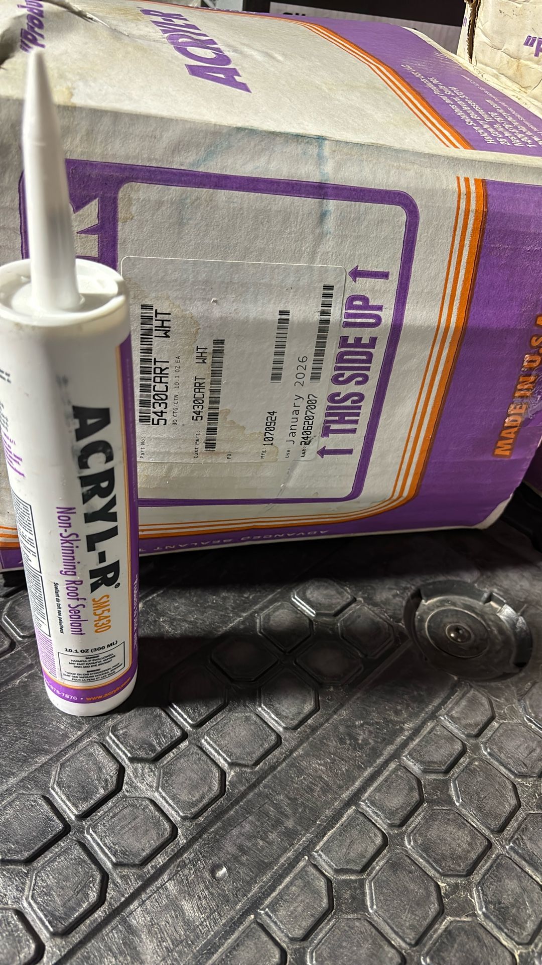 Non-Skinny Roof Sealant A Curler R
