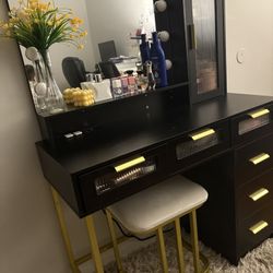 Dressing table