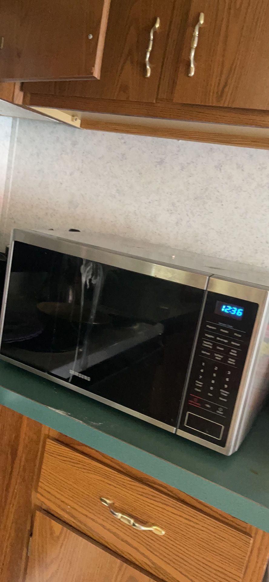 samsung 120 v microwave 1.6 cu ft Over the range microwave! Excellent working condition barely used!