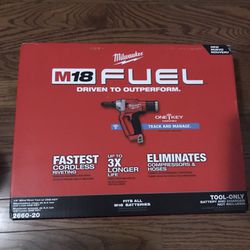 Milwaukee Fuel M18 1/4” Blind Rivet Tool Olny $700 Firm 