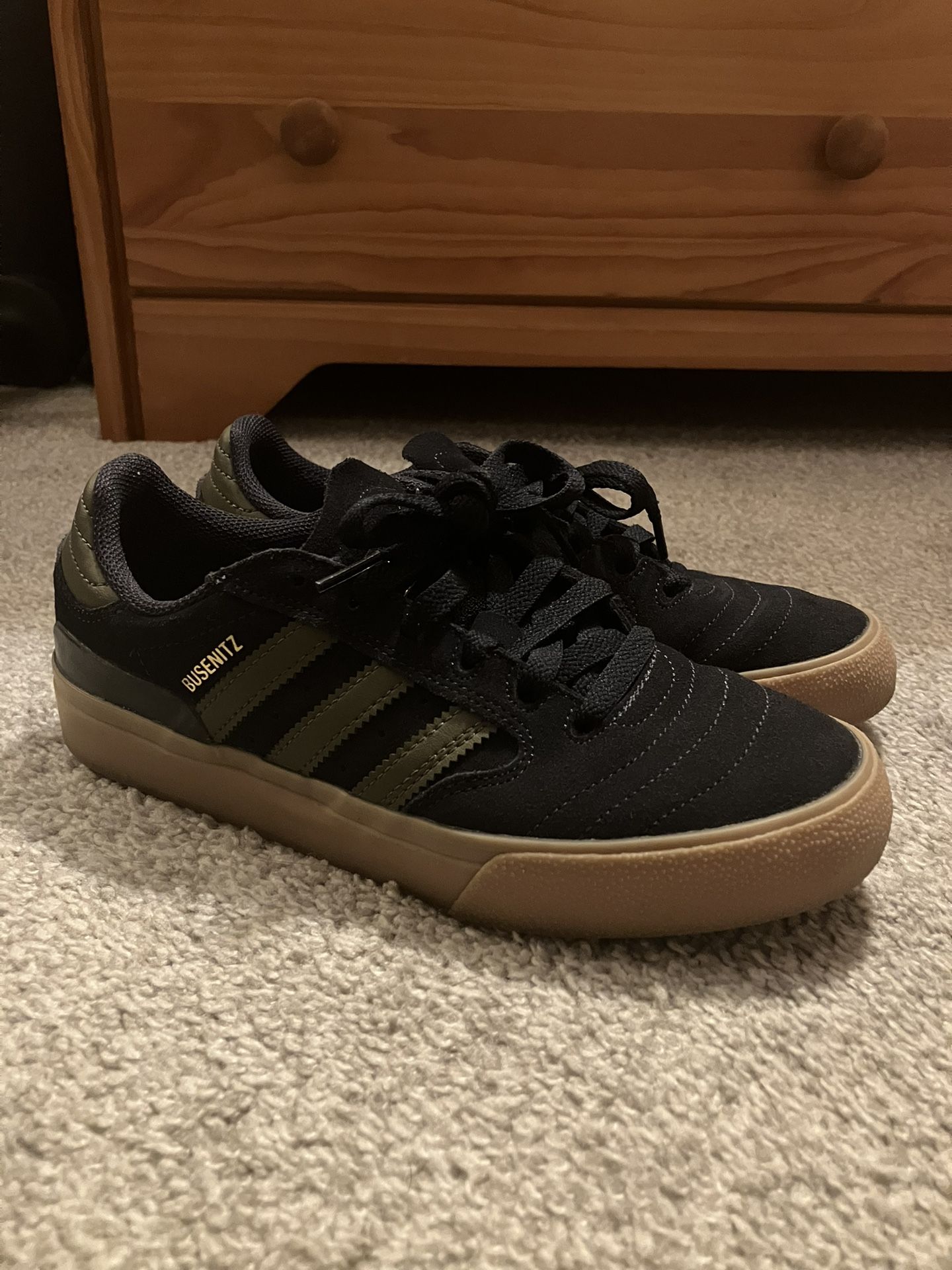 Adidas Busenitz Sneakers Size Men’s 5 Women’s 6 Y5