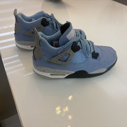 Air Jordan 4 “University Blue” (UNC)