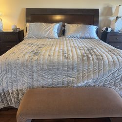 King Bedroom Set, Including Two Nightstands