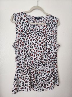 New sleeveless blouse