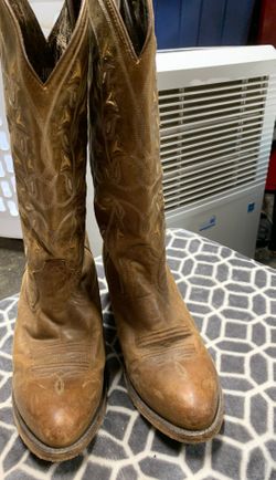 Ariat cowgirl boots