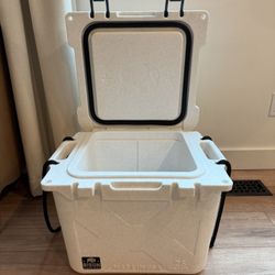 Bison 25 QT Cooler