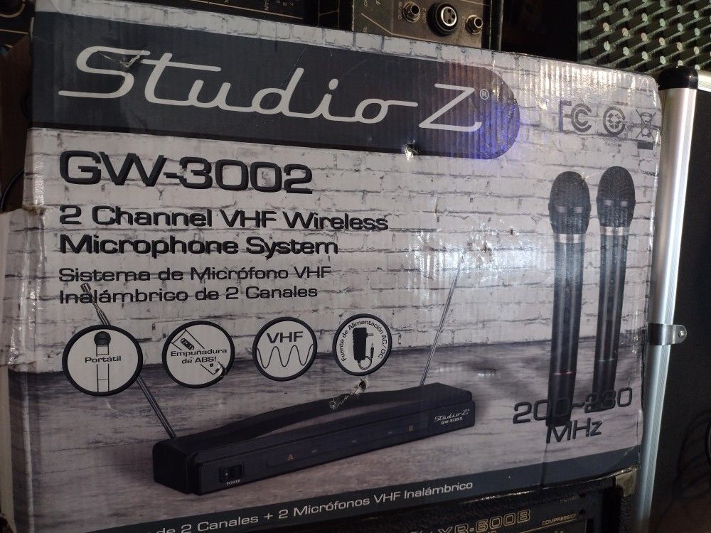 Wireless Microphone Set