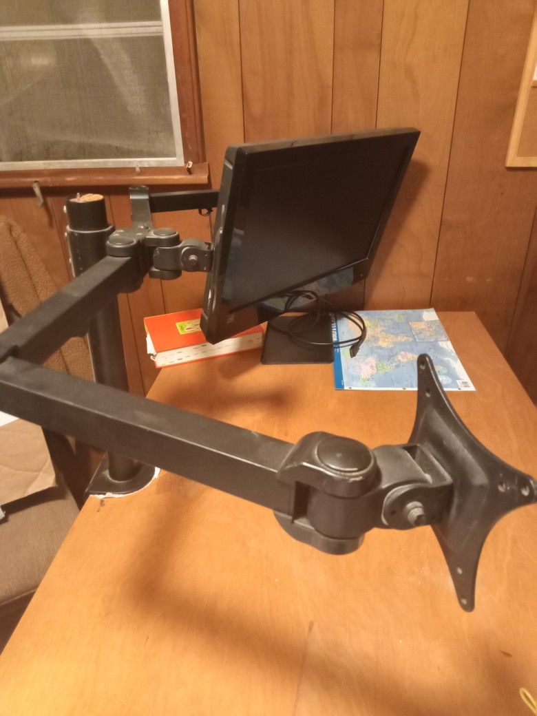 Very Sturdy Triple Screen Monitor Mount