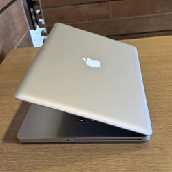 Apple MacBook Pro 15” i7/8GB/256GB SSD $180 